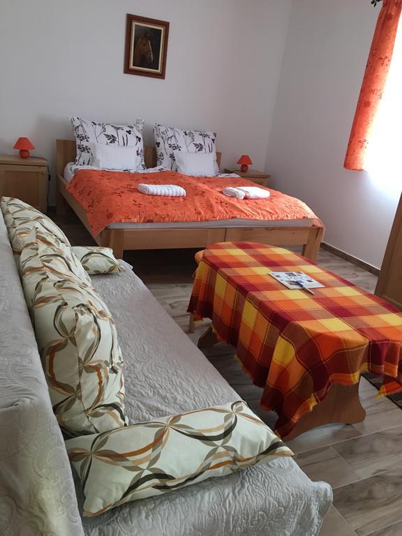 Csipke Lovaspanzió Orfű Exterior foto